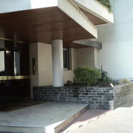 Studette Meublee, Ranelagh 16e Apartman