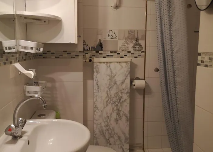 Studette Meublee, Ranelagh 16e *