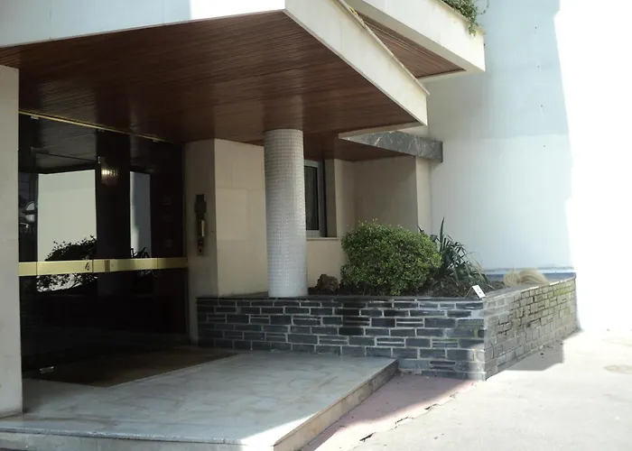 Studette Meublee, Ranelagh 16e アパート